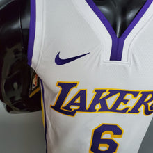 Carregar imagem no visualizador da galeria, CAMISA LOS ANGELES LAKERS - BRANCA - #6 JAMES
