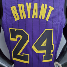 Carregar imagem no visualizador da galeria, CAMISA LOS ANGELES LAKERS - ROXA 2018 - #24 BRYANT
