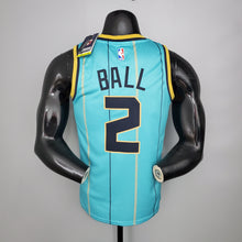 Carregar imagem no visualizador da galeria, CAMISA CHARLOTTE HORNETS - VERDE ÁGUA - #2 BALL
