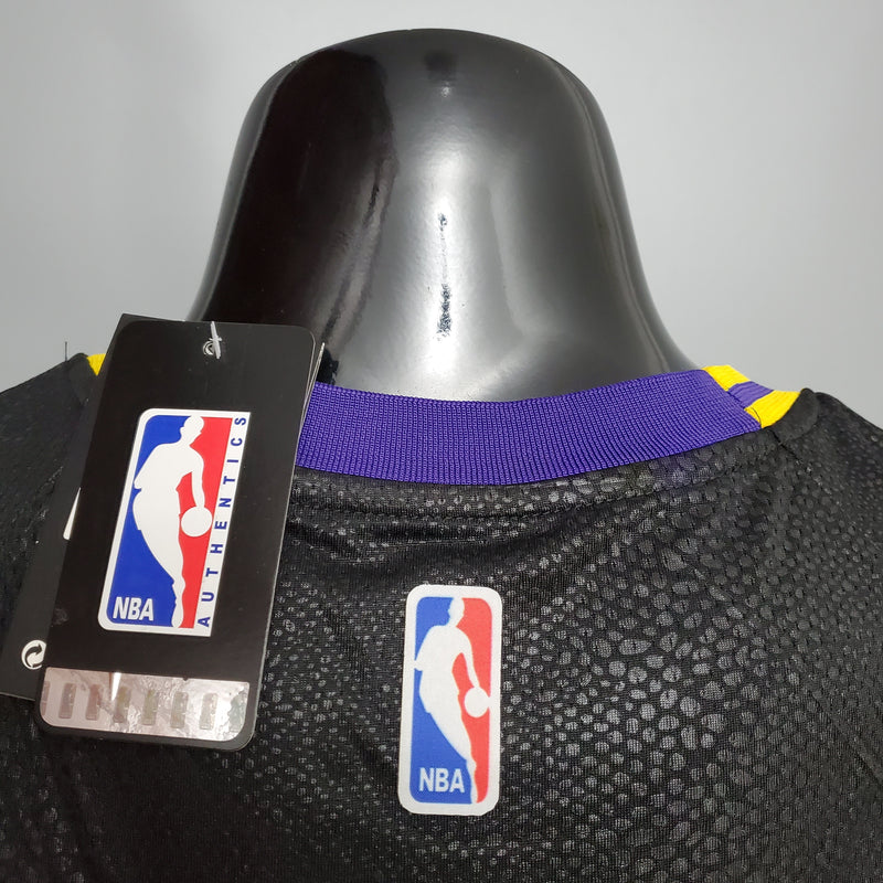 CAMISA LOS ANGELES LAKERS - BLACK MAMBA - KOBE BRYANT FRENTE #8 E COSTAS #24