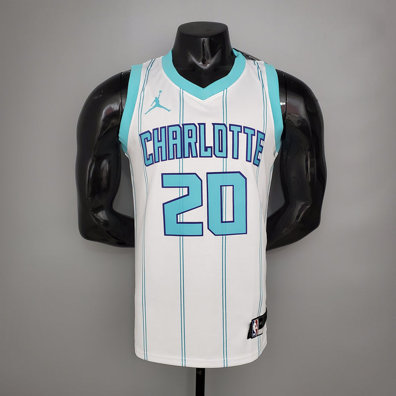 CAMISA CHARLOTTE HORNETS - BRANCA COM AZUL BEBÊ - #20 HAYWARD