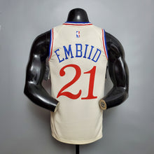 Carregar imagem no visualizador da galeria, CAMISA PHILADELPHIA 76ERS - BRANCA - #21 EMBIID
