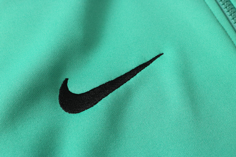 KIT PASSEIO COM CAPUZ - LIVERPOOL - VERDE, BRANCO, E VERMELHO
