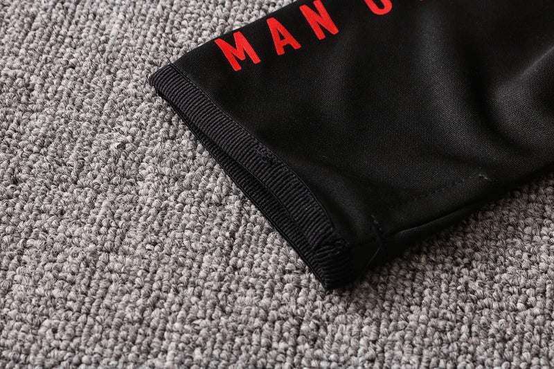 KIT BÁSICO - MANCHESTER UNITED - PRETO, VERMELHO E BRANCO