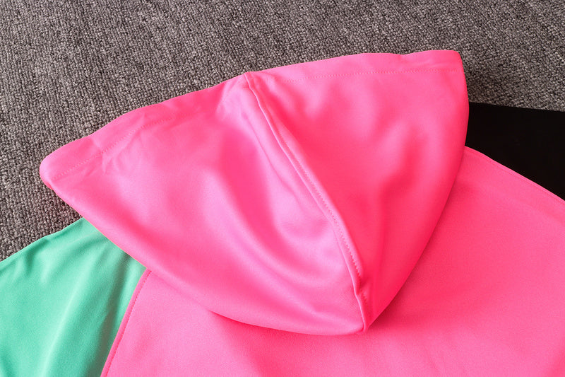 KIT PASSEIO COM CAPUZ - BARCELONA - ROSA, PRETO E VERDE