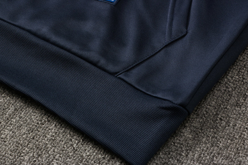 KIT PASSEIO COM CAPUZ - PARIS SAINT GERMAIN (PSG) - AZUL, BRANCO E VERMELHO