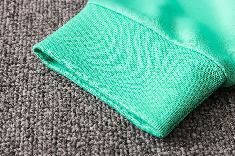 KIT PASSEIO COM CAPUZ - BARCELONA - PRETO, VERDE E ROSA