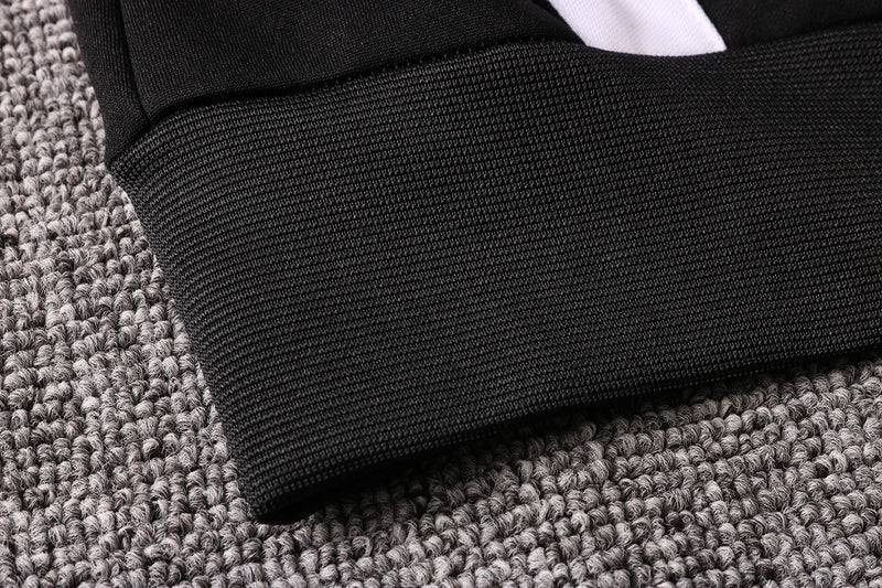 KIT PASSEIO COM CAPUZ - LIVERPOOL - PRETO, VERMELHO, VERDE E BRANCO