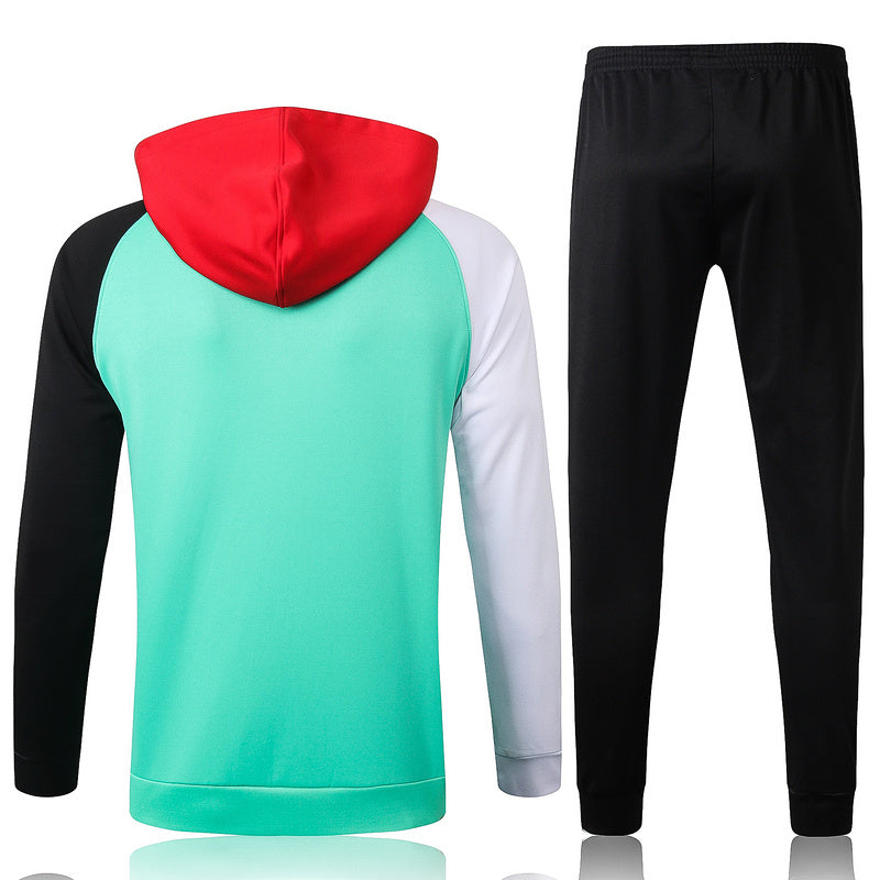 KIT PASSEIO COM CAPUZ - LIVERPOOL - VERDE, BRANCO, E VERMELHO