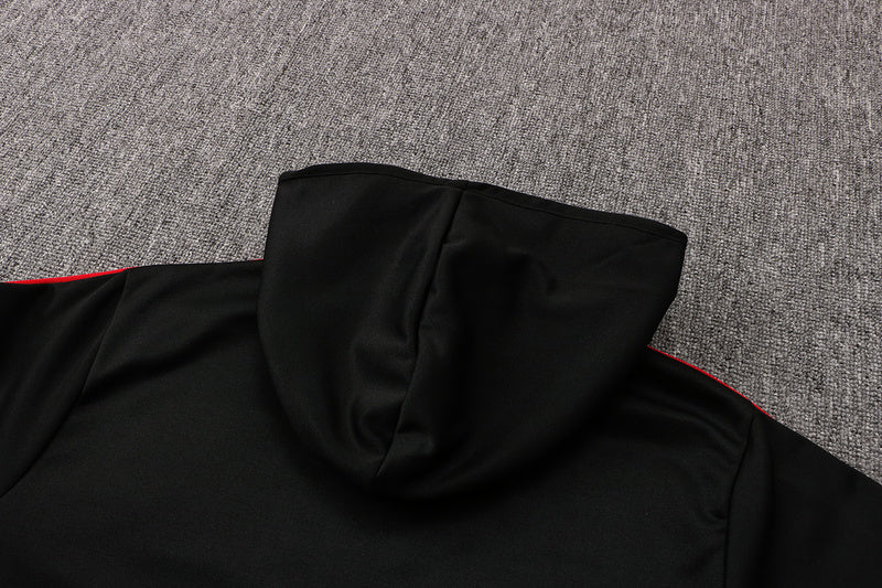 KIT PASSEIO COM CAPUZ - MANCHESTER UNITED - PRETO E VERMELHO