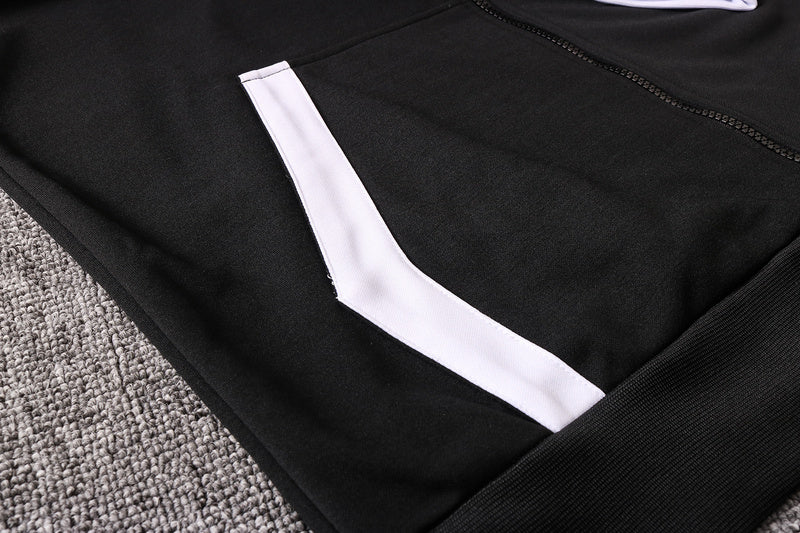 KIT PASSEIO COM CAPUZ - LIVERPOOL - PRETO, VERMELHO, VERDE E BRANCO