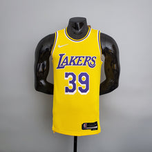 Carregar imagem no visualizador da galeria, CAMISA LAKERS - AMARELA COM NIKE BRILHANTE - 75TH ANNIVERSARY - ICON EDITION - 2021/ 2022
