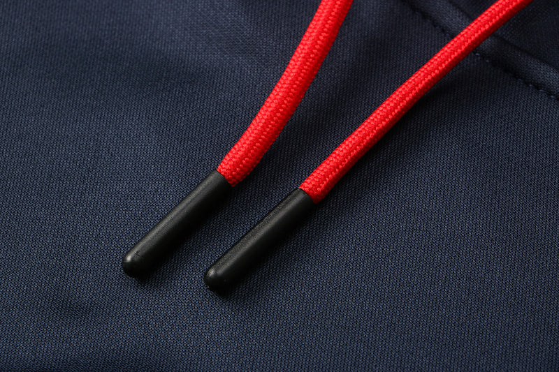 KIT PASSEIO COM CAPUZ - PARIS SAINT GERMAIN (PSG) - AZUL, BRANCO E VERMELHO