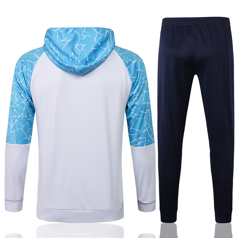 KIT PASSEIO COM CAPUZ - MANCHESTER CITY - BRANCO E AZUL BEBÊ