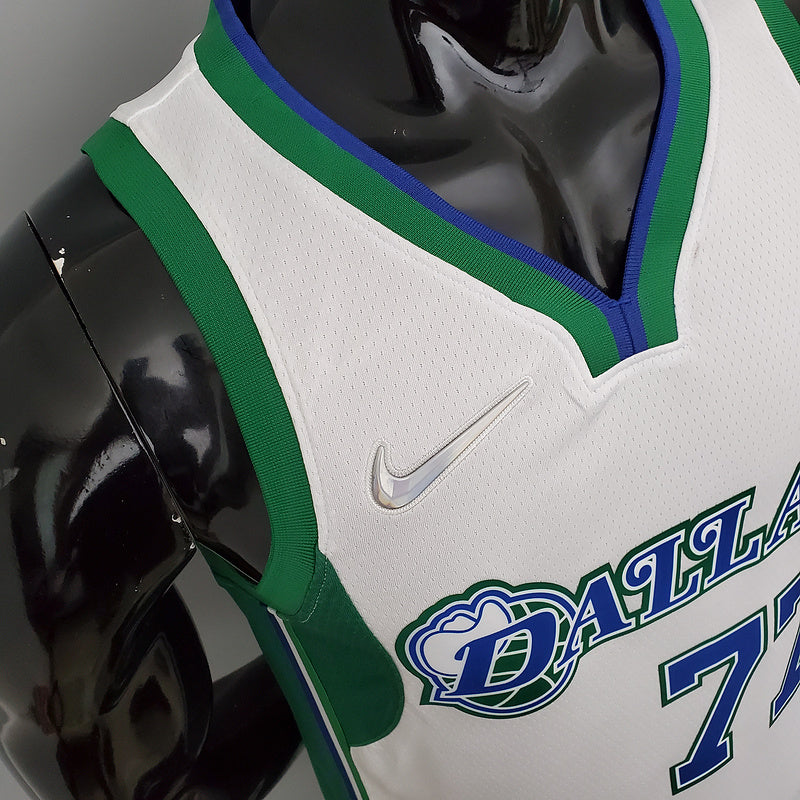 CAMISA DALLAS MAVERICKS - BRANCA COM NIKE BRILHANTE - CITY EDITION 75TH ANNIVERSARY - 2021/ 2022