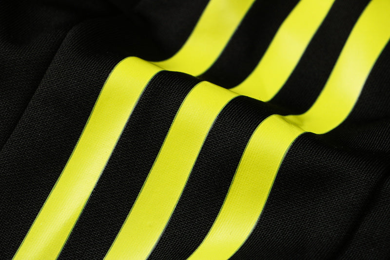 PASSEIO - INTERNACIONAL - PRETO E AMARELO