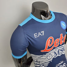 Carregar imagem no visualizador da galeria, CAMISA NAPOLI - HOMENAGEM A MARADONA - AZUL - JOGADOR - 21/22
