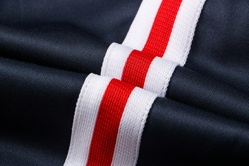 KIT PASSEIO COM CAPUZ - PARIS SAINT GERMAIN (PSG) - AZUL, BRANCO E VERMELHO