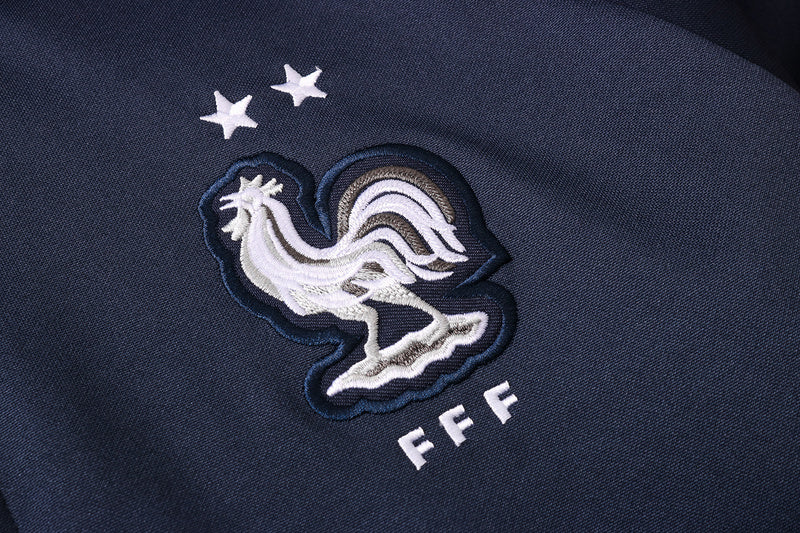 KIT PASSEIO COM CAPUZ - FRANÇA - AZUL E VERMELHO