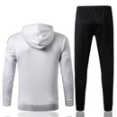 KIT PASSEIO COM CAPUZ - REAL MADRID - BRANCO, PRETO E DOURADO
