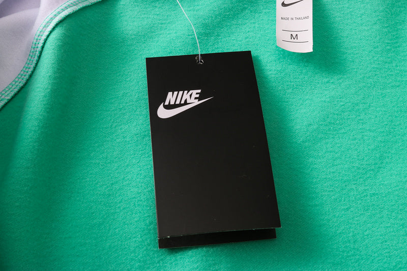 KIT PASSEIO COM CAPUZ - LIVERPOOL - VERDE, BRANCO, E VERMELHO