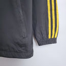 CORTA VENTO - JUVENTUS - PRETO, BRANCO E AMARELO