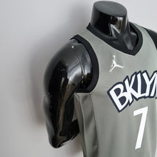 Carregar imagem no visualizador da galeria, CAMISA BROOKLYN NETS - ICON EDITION 75TH ANNIVERSARY - JORDAN BRILHANTE - CINZA - 2021/ 2022

