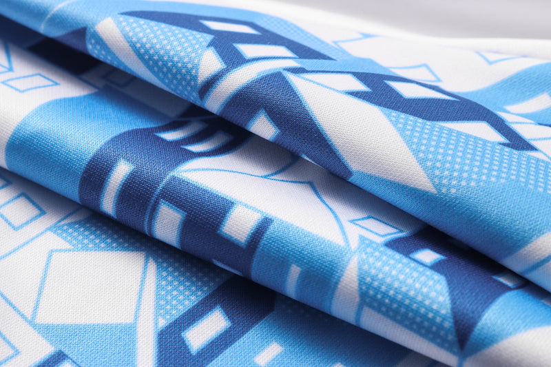 KIT PASSEIO COM CAPUZ - OLYMPIQUE DE MARSEILLE - BRANCO E AZUL CLARO - CITY EDITION