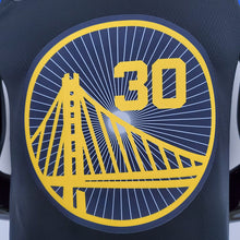 Carregar imagem no visualizador da galeria, CAMISA GOLDEN STATE WARRIORS - QUBRA DE RECORDE STEPHEN CURRY 2974 VEZES DE 3 - PRETA COM NIKE BRILHANTE - CITY EDITION 75TH ANNIVERSARY - 2021/ 2022
