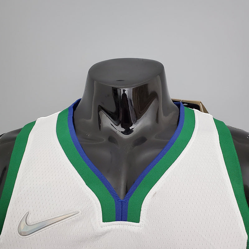 CAMISA DALLAS MAVERICKS - BRANCA COM NIKE BRILHANTE - CITY EDITION 75TH ANNIVERSARY - 2021/ 2022
