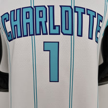 Carregar imagem no visualizador da galeria, CAMISA CHARLOTTE HORNETS - BRANCA COM JORDAN BRILHANTE - ICON EDITION 75TH ANNIVERSARY - 2021/ 2022
