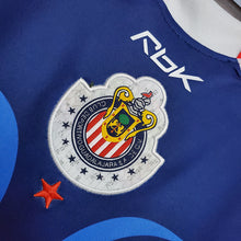 Carregar imagem no visualizador da galeria, CAMISA CHIVAS GUADALAJARA - RETRÔ - TORCEDOR - 2006
