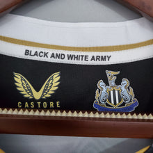 Carregar imagem no visualizador da galeria, CAMISA NEWCASTLE - FORA/ AWAY - TORCEDOR - 21/22
