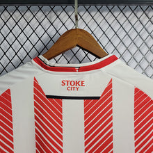 Carregar imagem no visualizador da galeria, CAMISA STOKE CITY - INGLATERRA - CASA / HOME - TORCEDOR - 22/23
