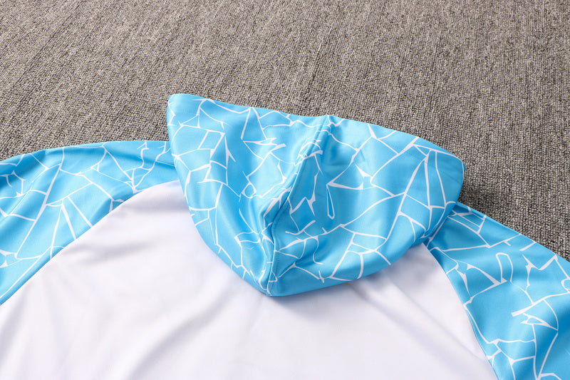KIT PASSEIO COM CAPUZ - MANCHESTER CITY - BRANCO E AZUL BEBÊ