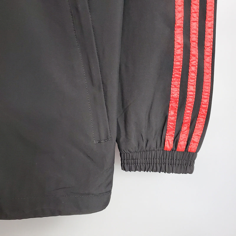 CORTA VENTO - MANCHESTER UNITED- PRETO, VERMELHO E BRANCO