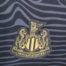 Carregar imagem no visualizador da galeria, CAMISA NEWCASTLE - FORA/ AWAY - TORCEDOR - 21/22
