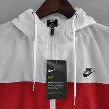 Carregar imagem no visualizador da galeria, CORTA VENTO - STREETWEAR - SWOOSH - VERMELHO, BRANCO E AZUL - 2022
