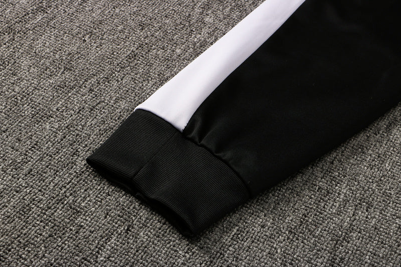 KIT PASSEIO COM CAPUZ - PARIS SAINT GERMAIN (PSG) - PRETO E BRANCO