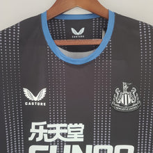 Carregar imagem no visualizador da galeria, CAMISA NEWCASTLE - BLACK EDITION - TORCEDOR - 22/ 23
