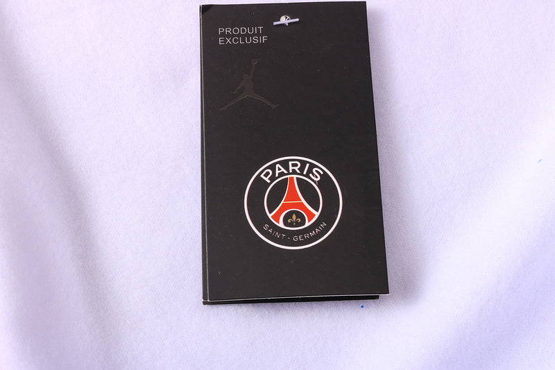 KIT PASSEIO COM CAPUZ - PARIS SAINT GERMAIN (PSG) - BRANCO, VERMELHO E AZUL
