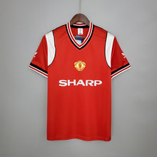 Carregar imagem no visualizador da galeria, CAMISA MANCHESTER UNITED - RETRÔ - TORCEDOR - 1985/1986
