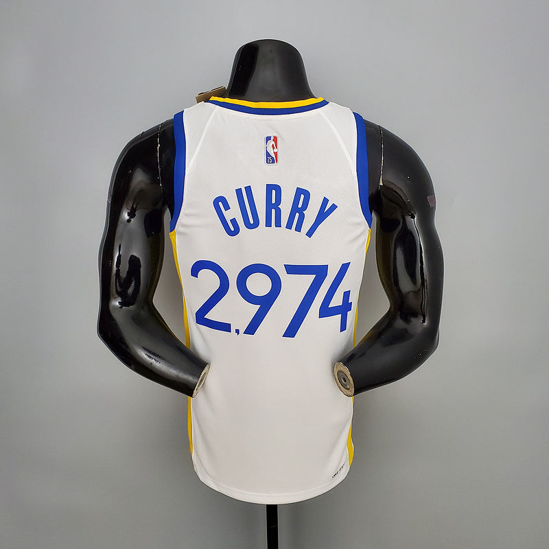 CAMISA GOLDEN STATE WARRIORS - QUBRA DE RECORDE STEPHEN CURRY 2974 VEZES DE 3 - BRANCA COM NIKE BRILHANTE - ICON EDITION 75TH ANNIVERSARY - 2021/ 2022