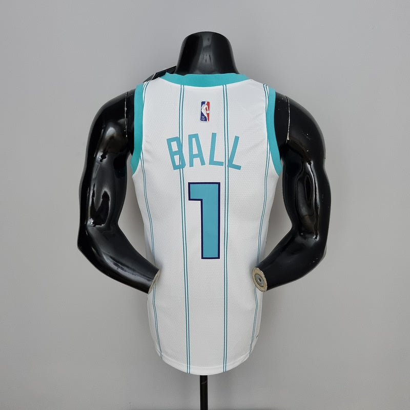 CAMISA CHARLOTTE HORNETS - BRANCA COM JORDAN BRILHANTE - ICON EDITION 75TH ANNIVERSARY - 2021/ 2022