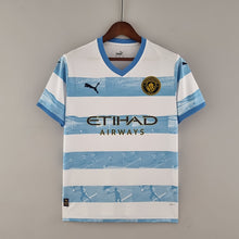 Carregar imagem no visualizador da galeria, CAMISA MANCHESTER CITY - EDIÇÃO ESPECIAL - TORCEDOR - 22/ 23
