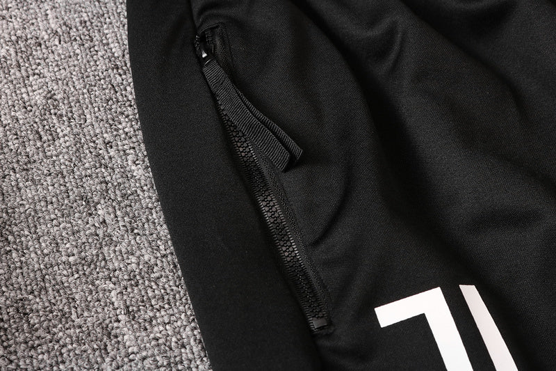 KIT PASSEIO COM CAPUZ - JUVENTUS - BRANCO E PRETO