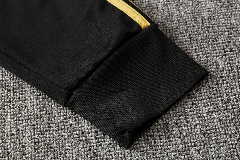 KIT PASSEIO COM CAPUZ - REAL MADRID - PRETO, BRANCO E DOURADO