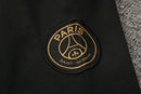 KIT PASSEIO COM CAPUZ - PARIS SAINT GERMAIN (PSG) - PRETO, DOURADO E BRANCO