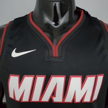 Carregar imagem no visualizador da galeria, CAMISA MIAMI HEAT -  EDIÇÃO PRETO 2021 - #22 BUTLER
