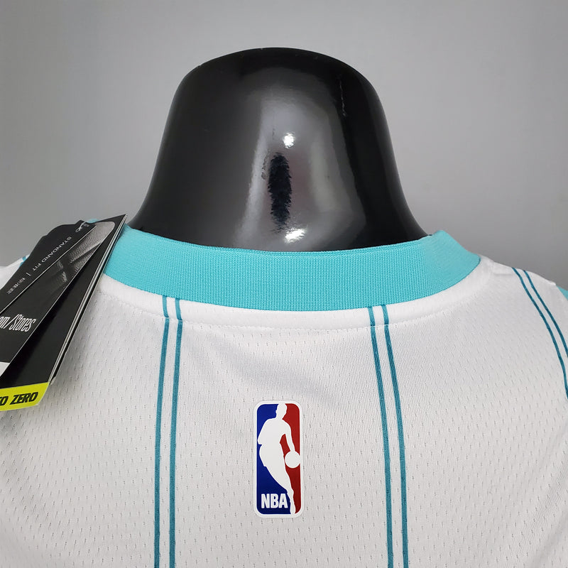 CAMISA CHARLOTTE HORNETS - BRANCA COM AZUL BEBÊ -